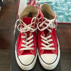 Used high top woman converse great condition
